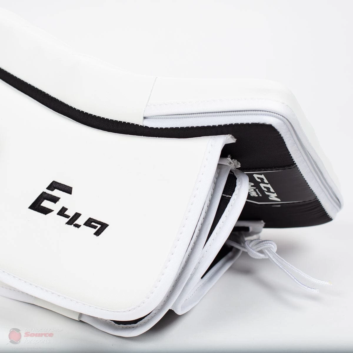 CCM Extreme Flex E4.9 Senior Goalie Blocker - Source Exclusive 4 CCM Extreme Flex E4.9 Senior Goalie Blocker - Source Exclusive - Image 4