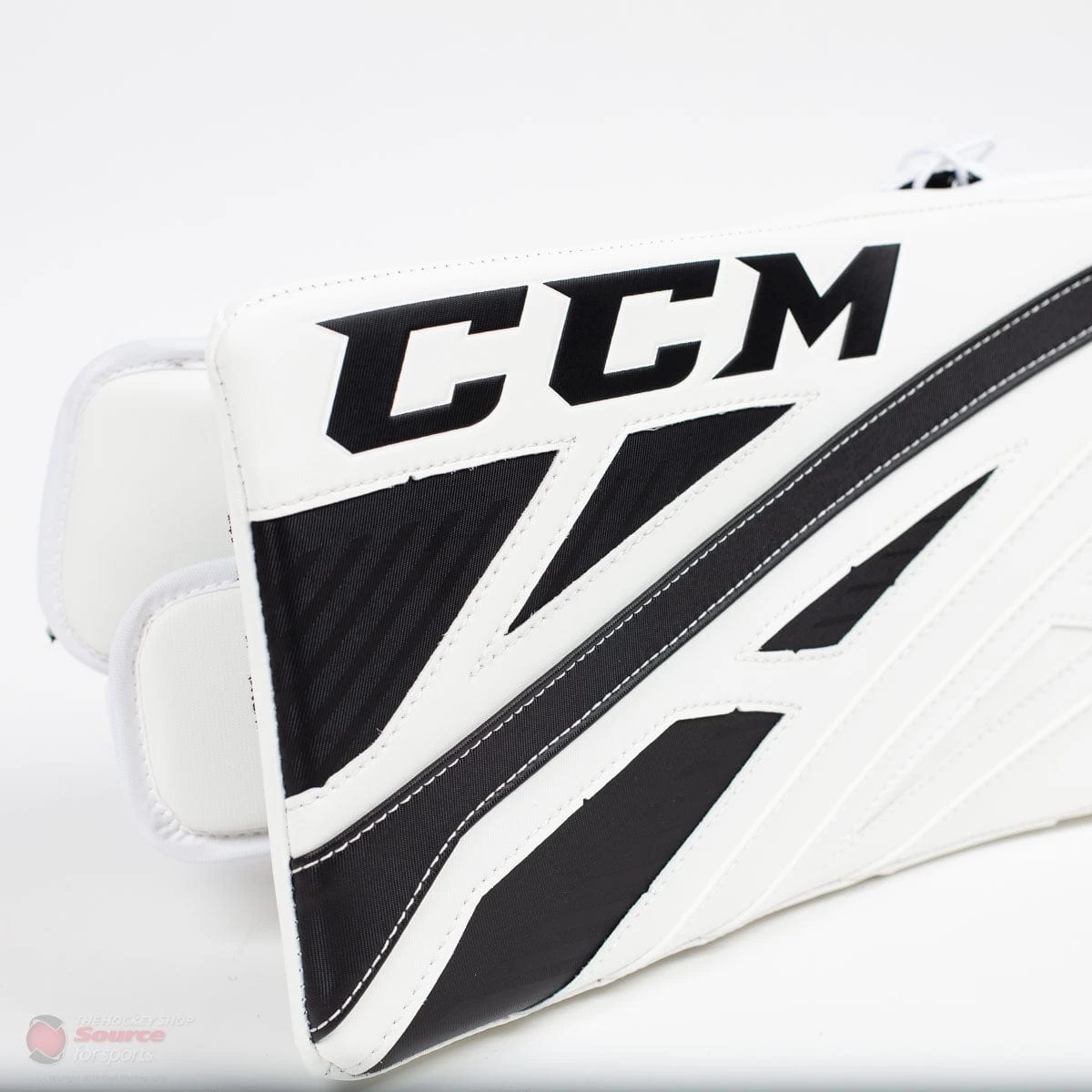 CCM Extreme Flex E4.9 Senior Goalie Blocker - Source Exclusive 2 CCM Extreme Flex E4.9 Senior Goalie Blocker - Source Exclusive - Image 2