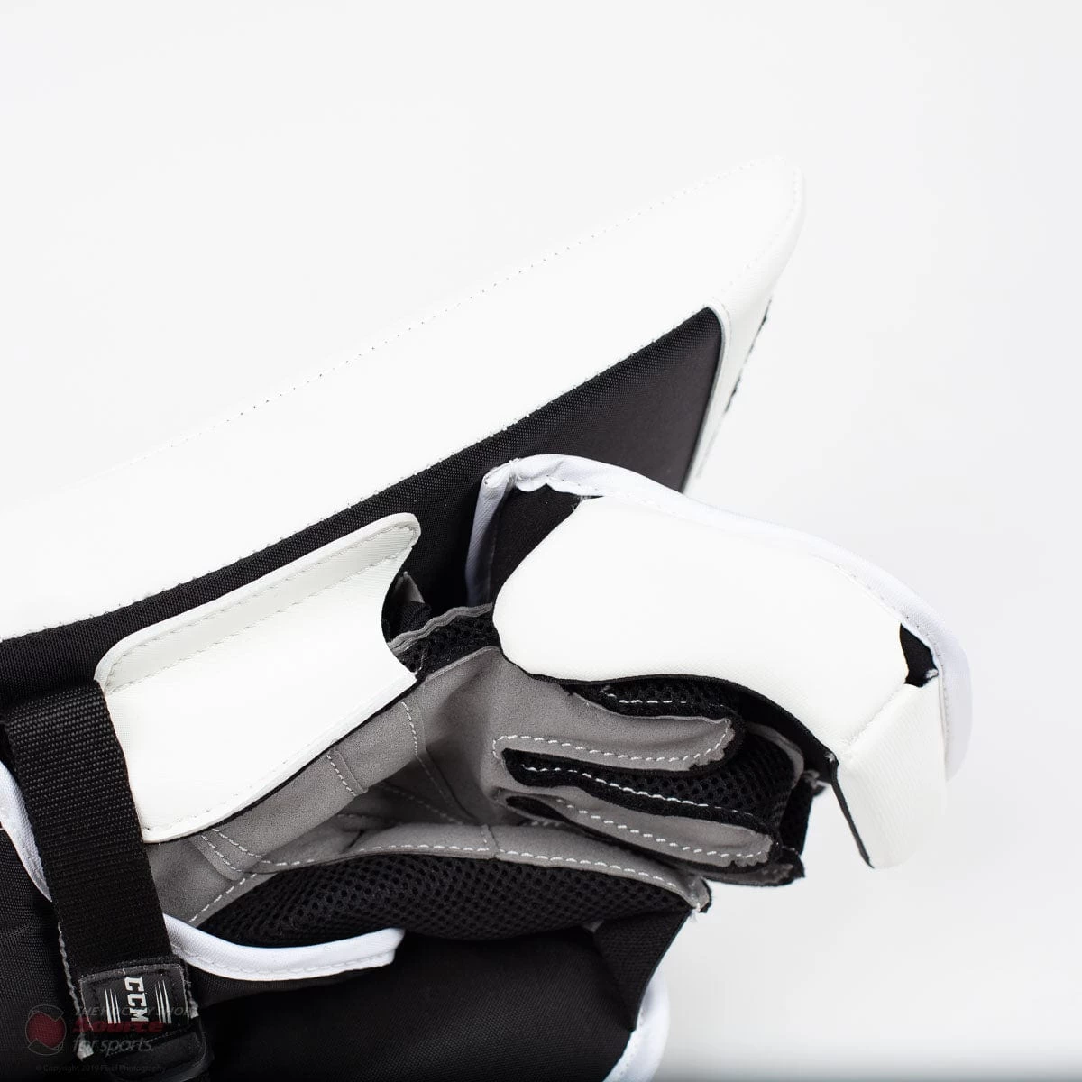 CCM Extreme Flex E4.9 Senior Goalie Blocker - Source Exclusive 5 CCM Extreme Flex E4.9 Senior Goalie Blocker - Source Exclusive - Image 5