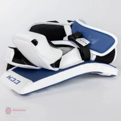 CCM Extreme Flex E5.5 Junior Goalie Blocker -Sports - Hockey ccm blockers ccm extreme flex e5 5 junior goalie blocker 27988469383234