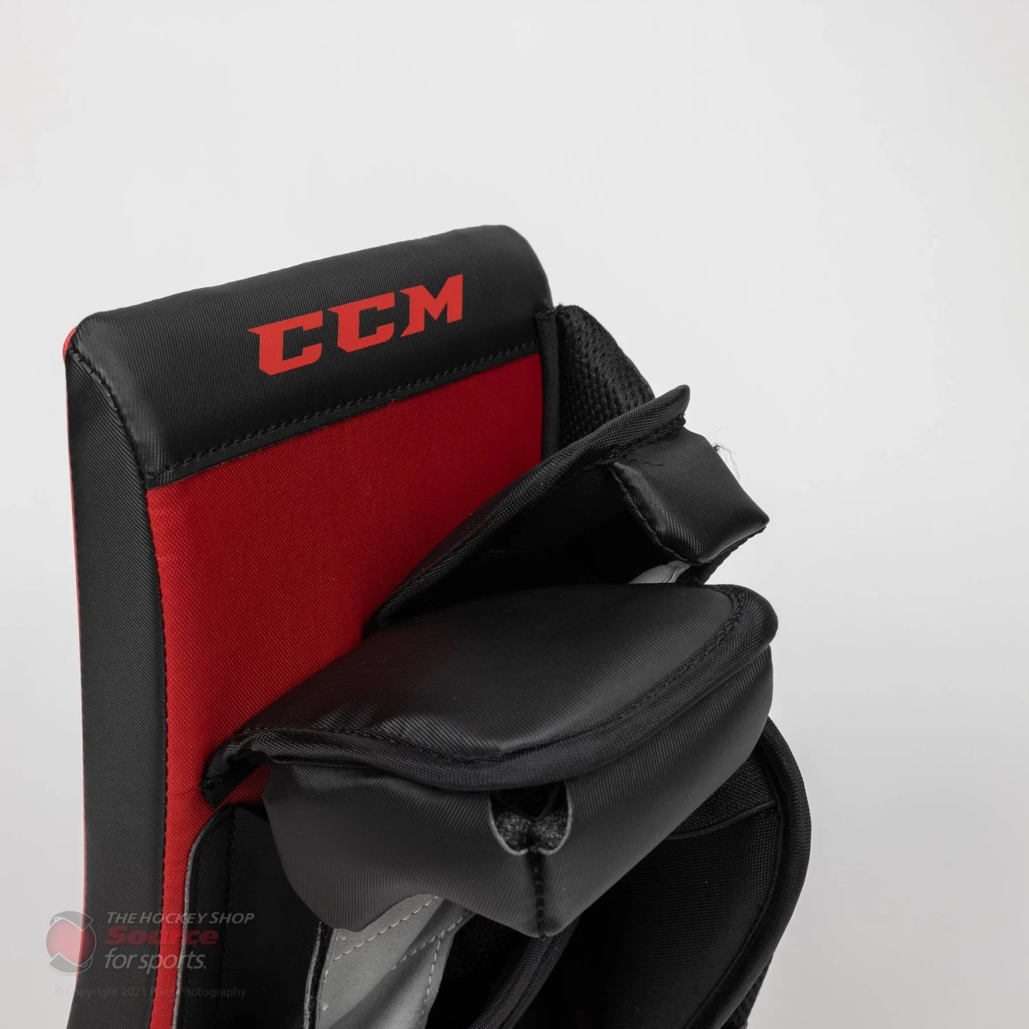 CCM Extreme Flex E5.5 Junior Goalie Blocker - Source Exclusive 4 CCM Extreme Flex E5.5 Junior Goalie Blocker - Source Exclusive - Image 4