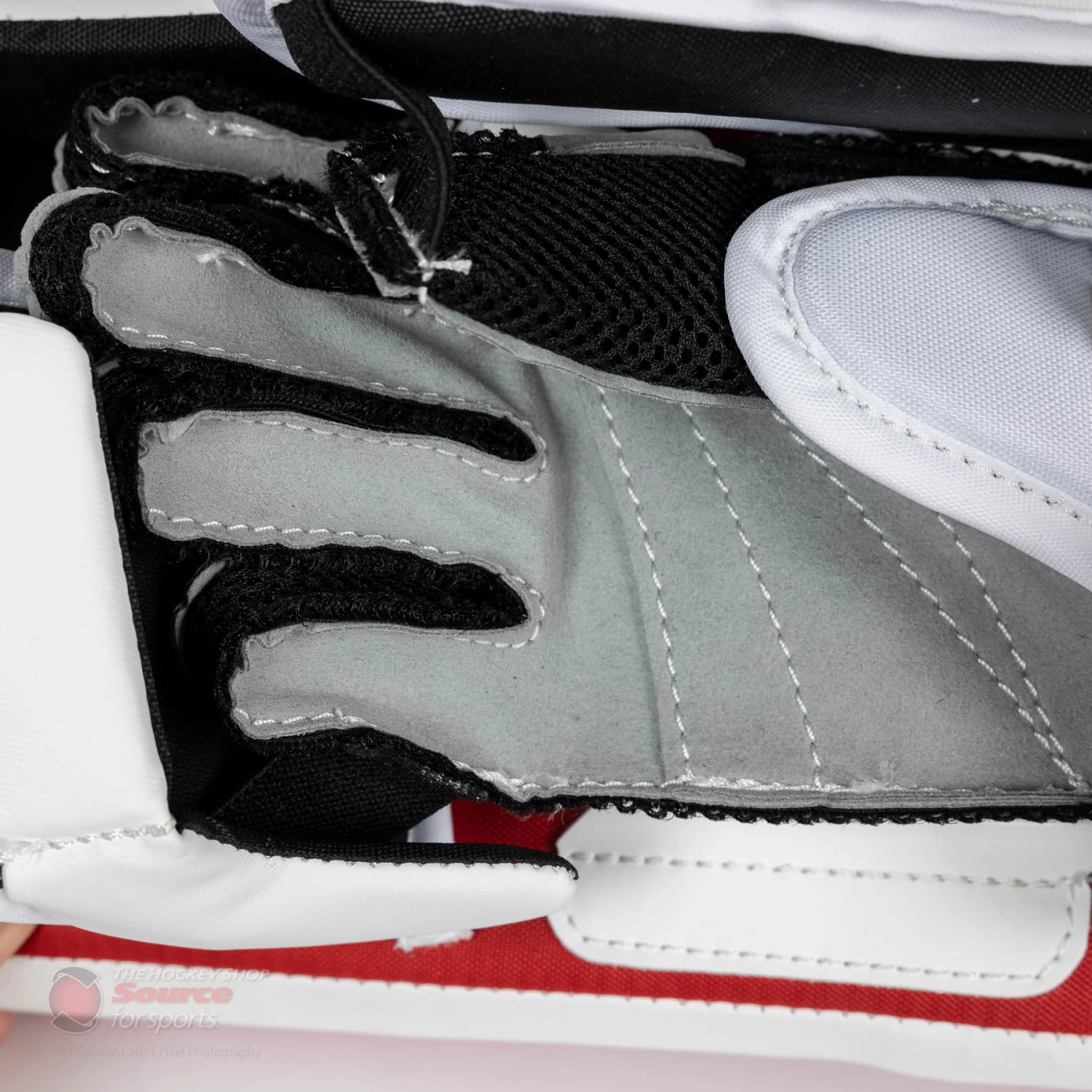 CCM Extreme Flex E5.5 Youth Goalie Blocker 8 CCM Extreme Flex E5.5 Youth Goalie Blocker - Image 8