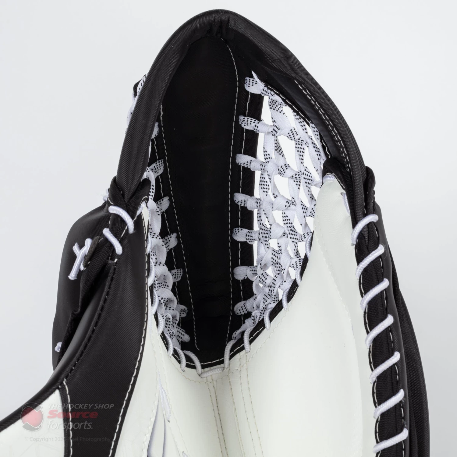 CCM Axis Senior Goalie Catcher - 580 Break Angle 3 CCM Axis Senior Goalie Catcher - 580 Break Angle - Image 3