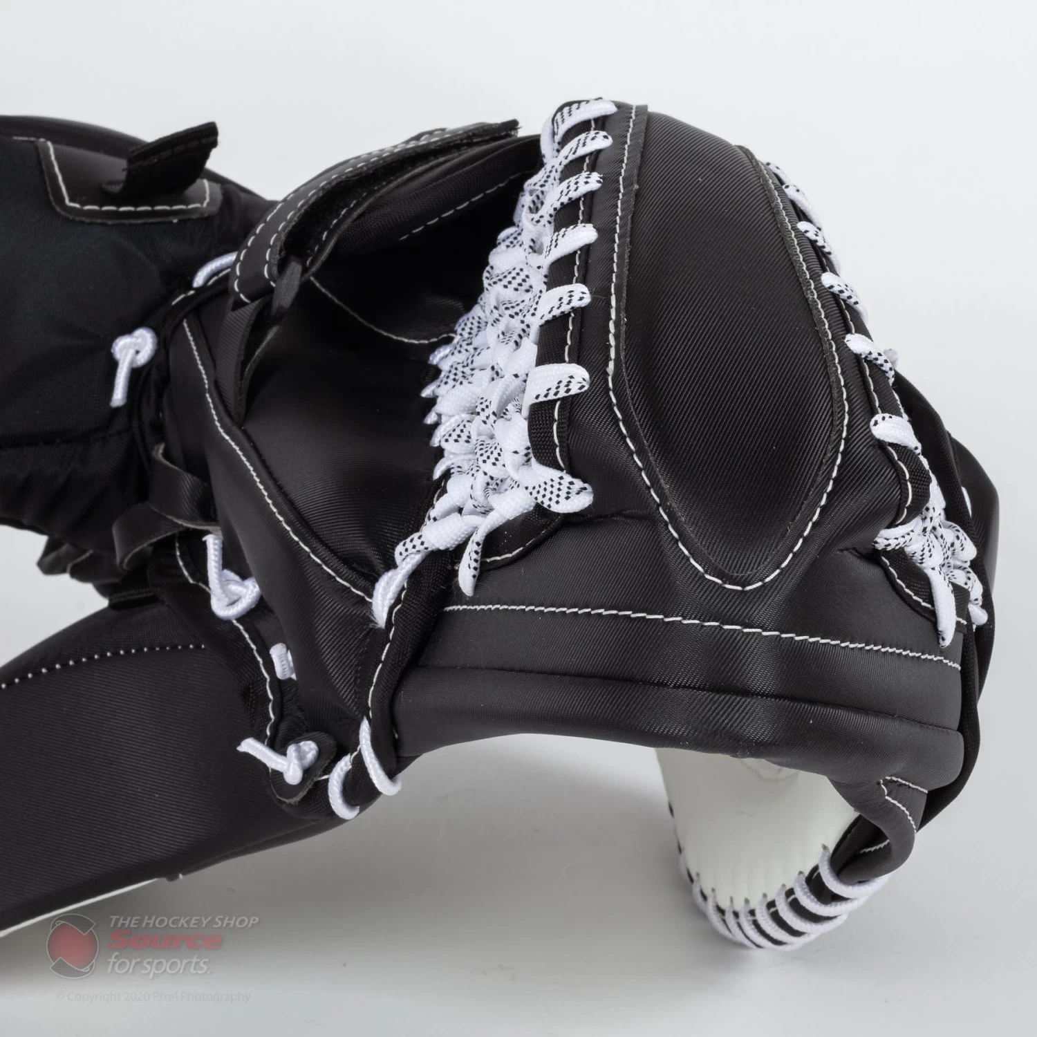 CCM Axis Senior Goalie Catcher - 580 Break Angle 5 CCM Axis Senior Goalie Catcher - 580 Break Angle - Image 5