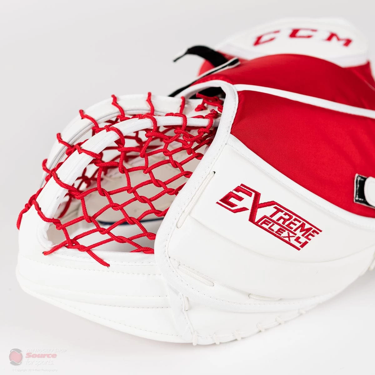 CCM Extreme Flex 4 Pro Senior Goalie Catcher 6 CCM Extreme Flex 4 Pro Senior Goalie Catcher - Image 6