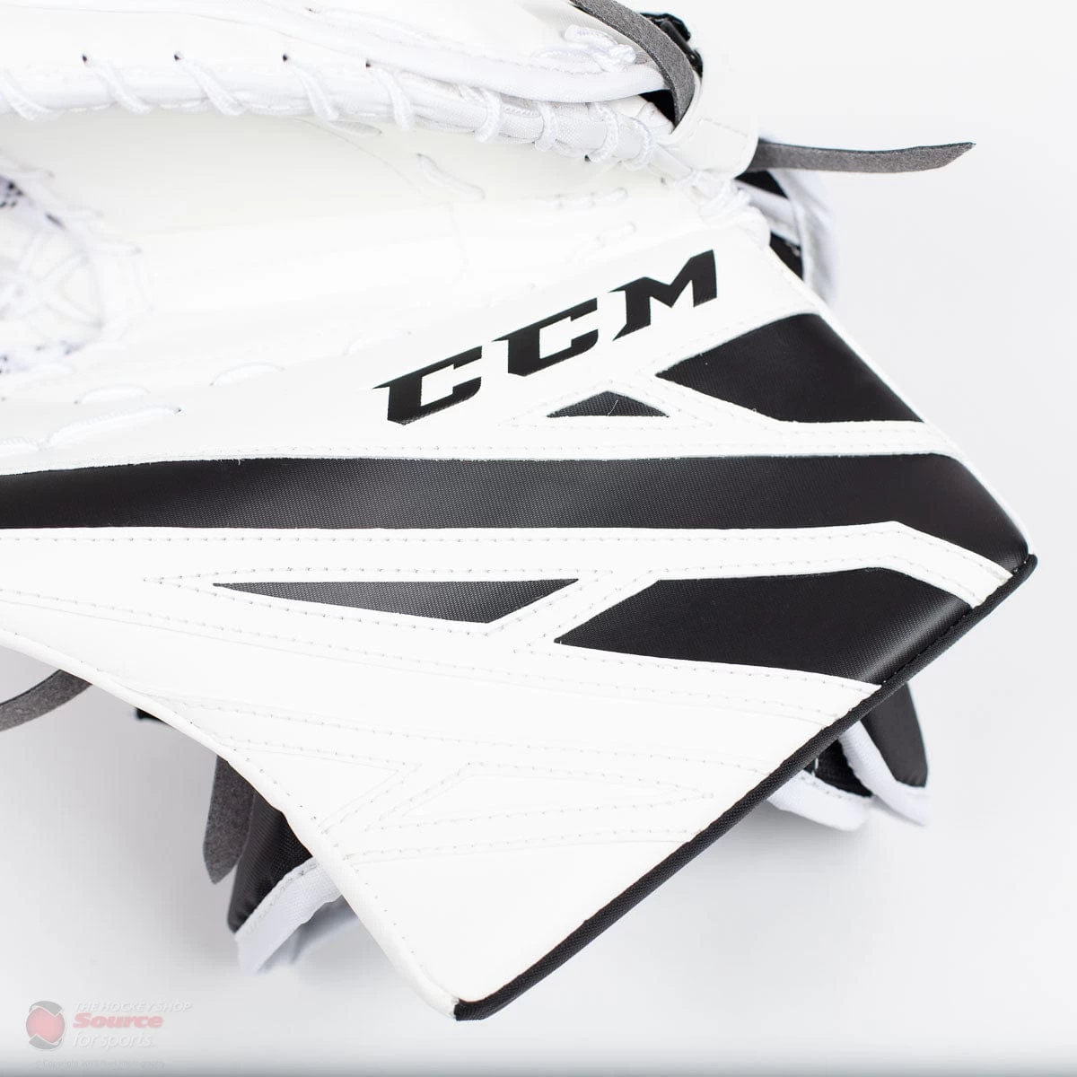 CCM Extreme Flex E4.5 Junior Goalie Catcher - Source Exclusive 8 CCM Extreme Flex E4.5 Junior Goalie Catcher - Source Exclusive - Image 8