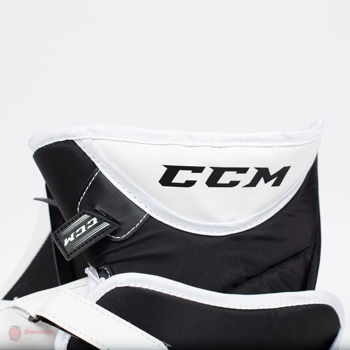 CCM Extreme Flex E4.5 Senior Goalie Catcher - Source Exclusive 10 CCM Extreme Flex E4.5 Senior Goalie Catcher - Source Exclusive - Image 10