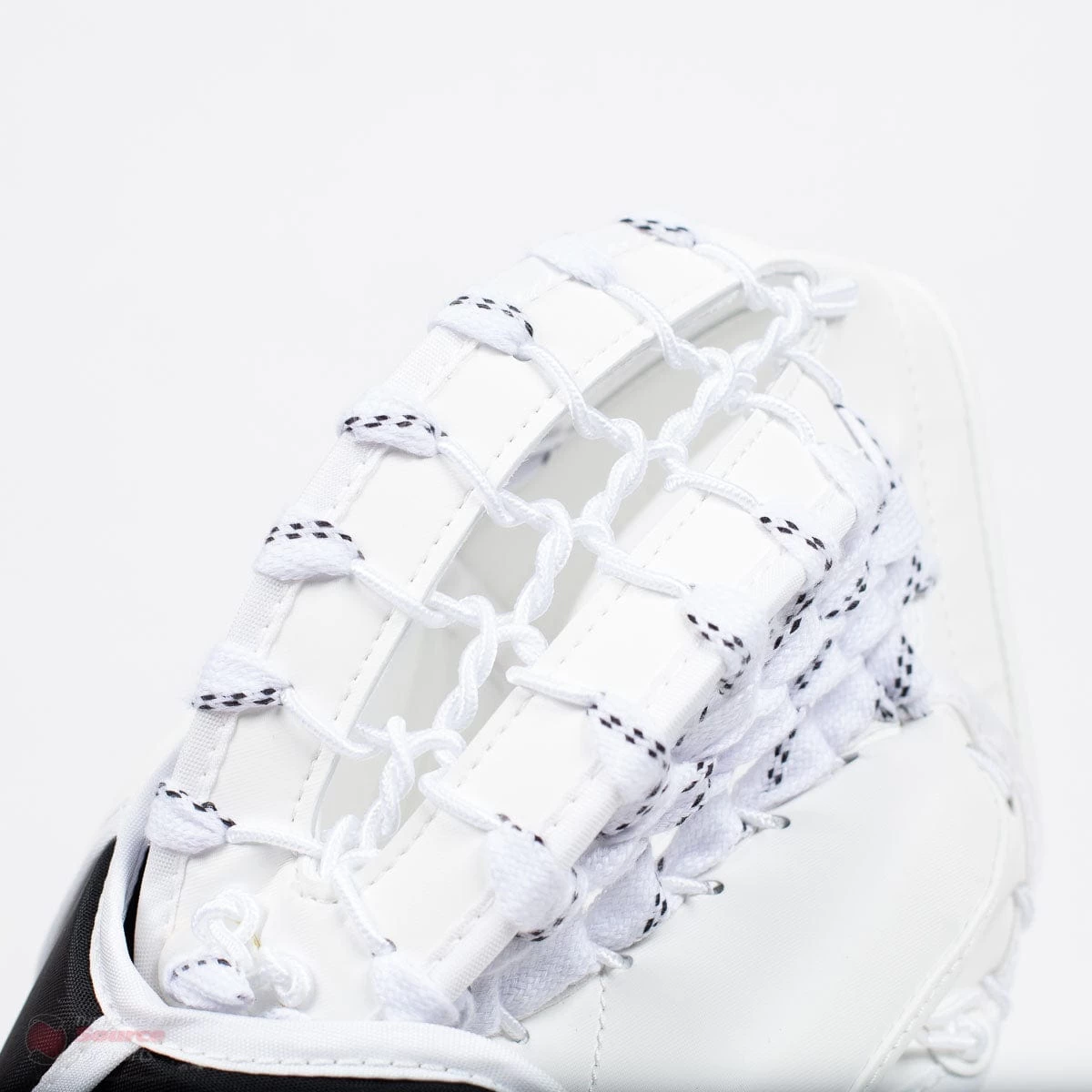 CCM Extreme Flex E4.5 Senior Goalie Catcher - Source Exclusive 6 CCM Extreme Flex E4.5 Senior Goalie Catcher - Source Exclusive - Image 6