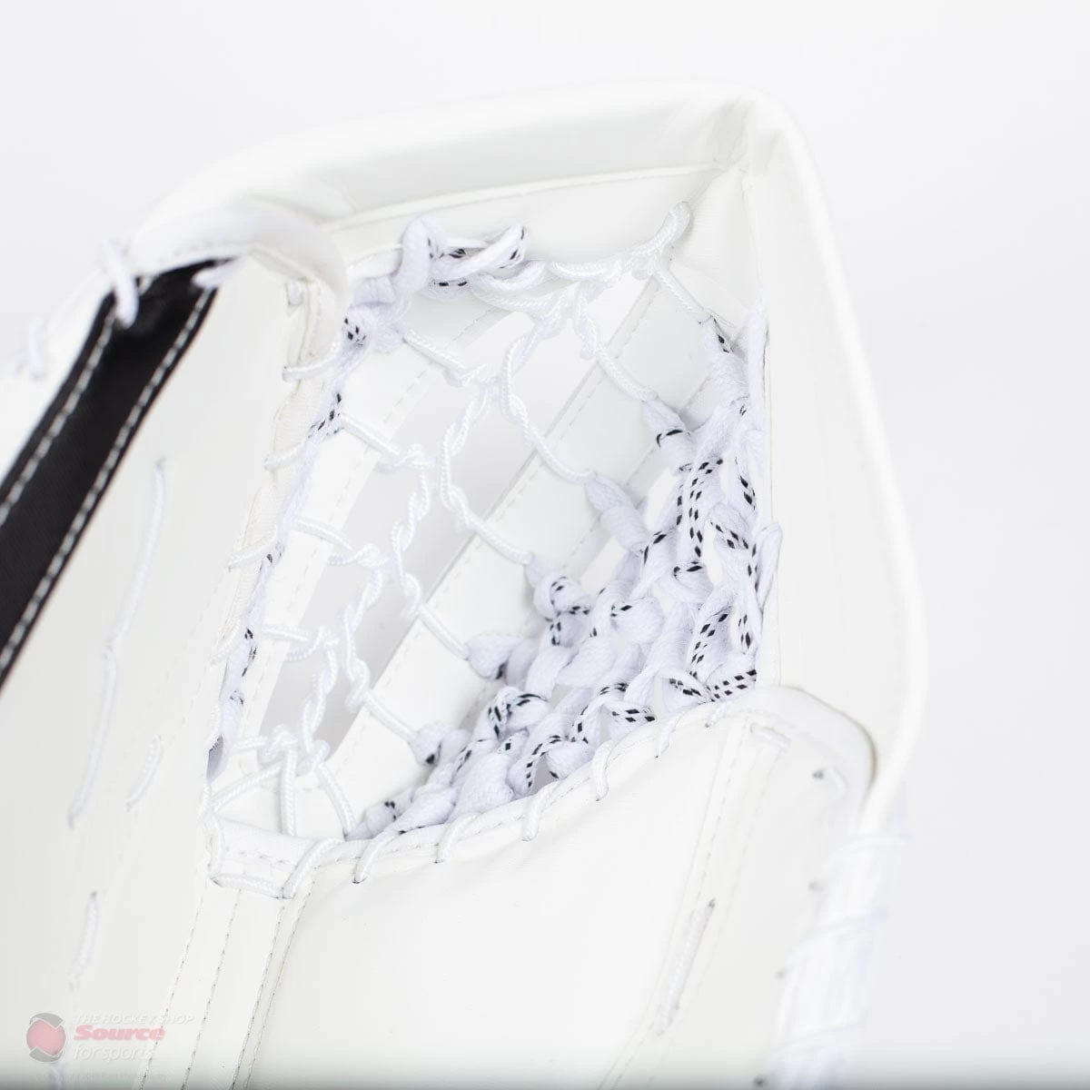 CCM Extreme Flex E4.9 Intermediate Goalie Catcher - Source Exclusive 4 CCM Extreme Flex E4.9 Intermediate Goalie Catcher - Source Exclusive - Image 4