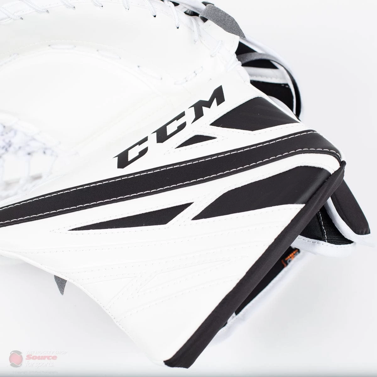 CCM Extreme Flex E4.9 Intermediate Goalie Catcher - Source Exclusive 7 CCM Extreme Flex E4.9 Intermediate Goalie Catcher - Source Exclusive - Image 7