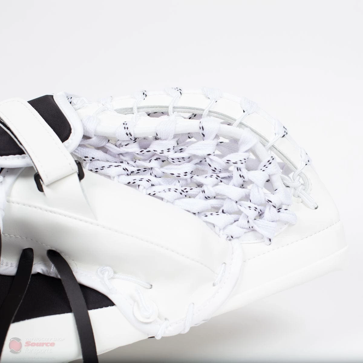 CCM Extreme Flex E4.9 Senior Goalie Catcher - Source Exclusive 6 CCM Extreme Flex E4.9 Senior Goalie Catcher - Source Exclusive - Image 6