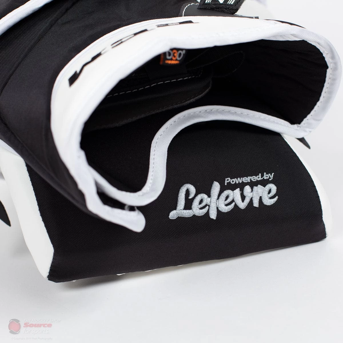 CCM Extreme Flex E4.9 Senior Goalie Catcher - Source Exclusive 8 CCM Extreme Flex E4.9 Senior Goalie Catcher - Source Exclusive - Image 8