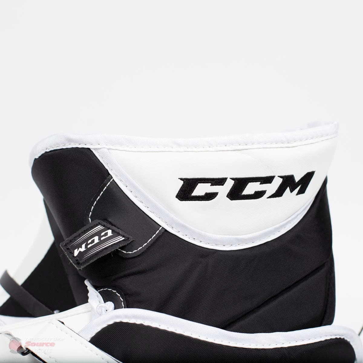 CCM Extreme Flex E4.9 Senior Goalie Catcher - Source Exclusive 9 CCM Extreme Flex E4.9 Senior Goalie Catcher - Source Exclusive - Image 9