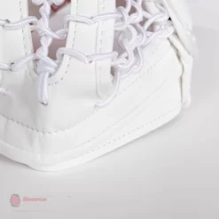 CCM Extreme Flex E5.5 Youth Goalie Catcher 17 CCM Extreme Flex E5.5 Youth Goalie Catcher -Sports - Hockey ccm catchers ccm extreme flex e5 5 youth goalie catcher 27972559011906