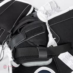 CCM Extreme Flex E5.9 Intermediate Goalie Catcher 30 CCM Extreme Flex E5.9 Intermediate Goalie Catcher -Sports - Hockey ccm catchers ccm extreme flex e5 9 intermediate goalie catcher 27988516995138