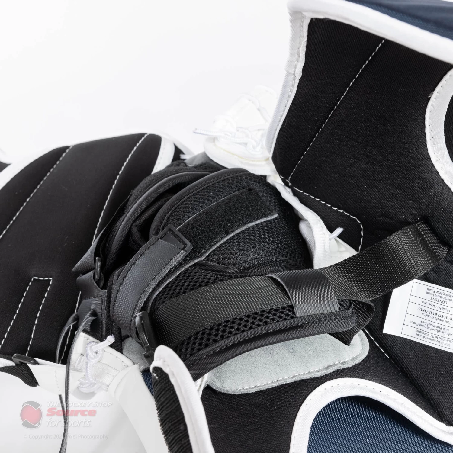 CCM Extreme Flex E5.9 Intermediate Goalie Catcher 13 CCM Extreme Flex E5.9 Intermediate Goalie Catcher - Image 13