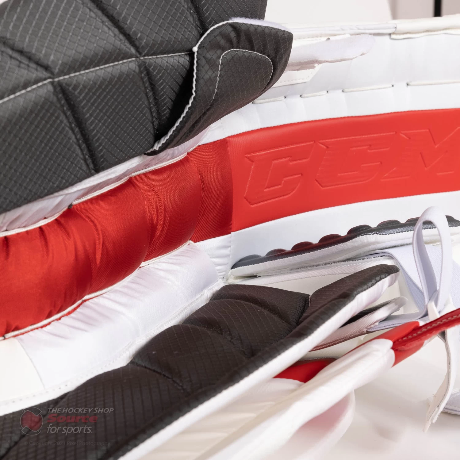 CCM Extreme Flex 5 Senior Goalie Leg Pads 16 CCM Extreme Flex 5 Senior Goalie Leg Pads - Image 16