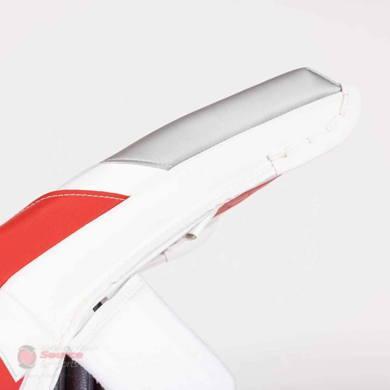 CCM Extreme Flex 5 Senior Goalie Leg Pads 8 CCM Extreme Flex 5 Senior Goalie Leg Pads - Image 8