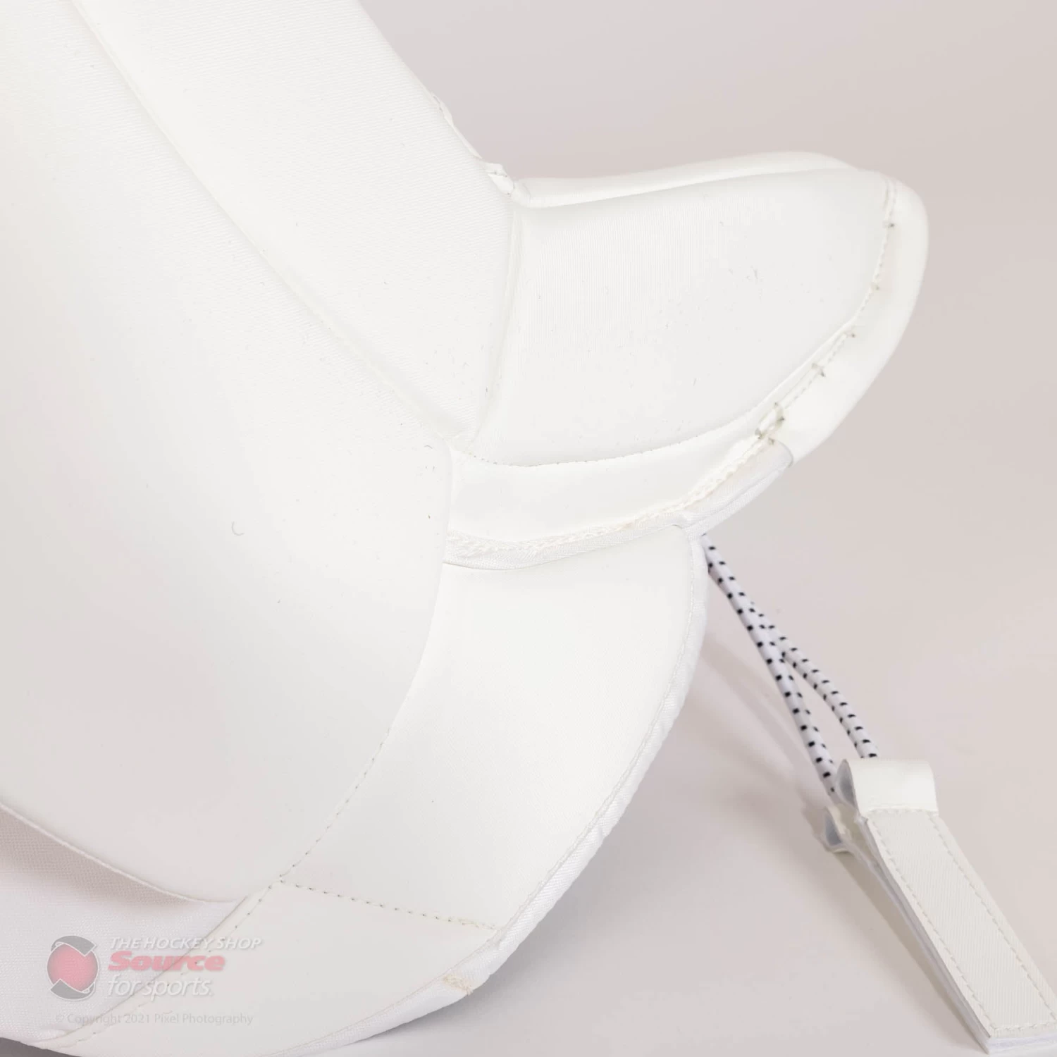 CCM Extreme Flex 5 Senior Goalie Leg Pads 20 CCM Extreme Flex 5 Senior Goalie Leg Pads - Image 20