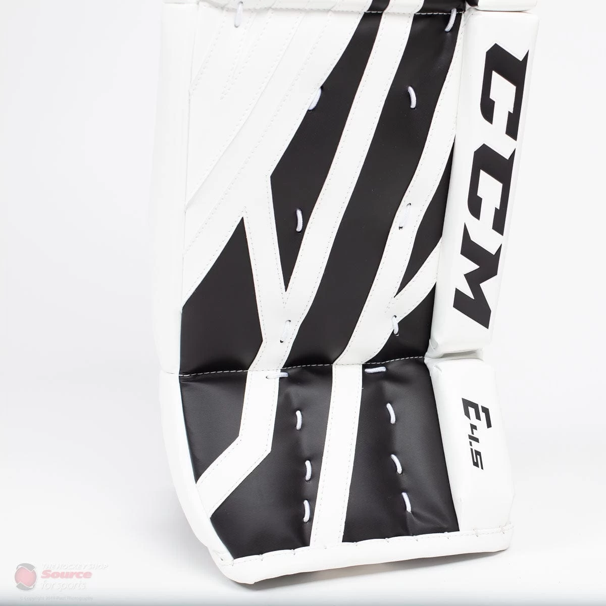 CCM Extreme Flex E4.5 Junior Goalie Leg Pads - Source Exclusive 3 CCM Extreme Flex E4.5 Junior Goalie Leg Pads - Source Exclusive - Image 3