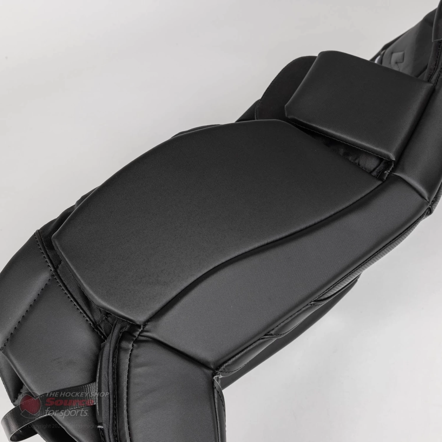 CCM Extreme Flex E5.5 Junior Goalie Leg Pads - Source Exclusive 8 CCM Extreme Flex E5.5 Junior Goalie Leg Pads - Source Exclusive - Image 8