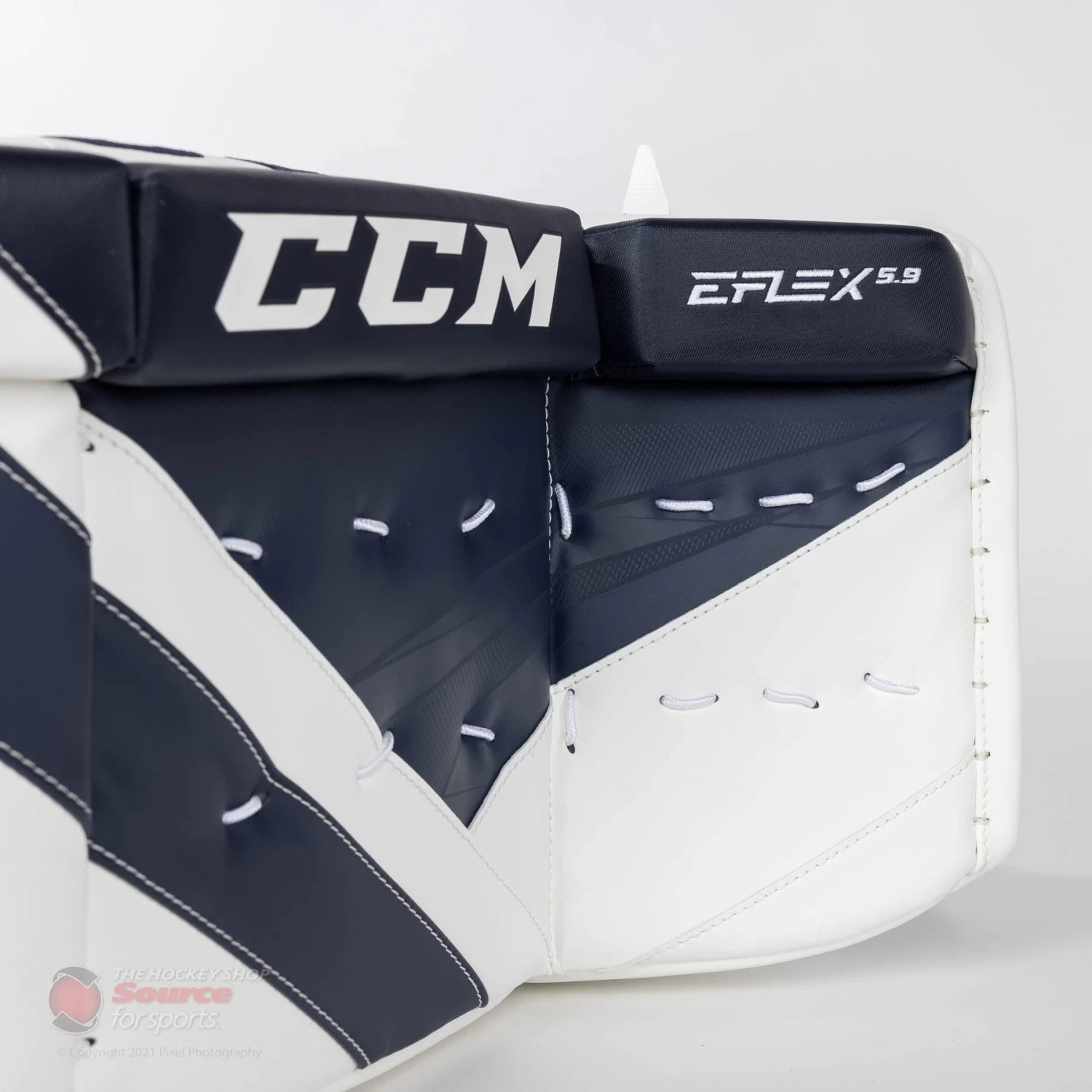 CCM Extreme Flex E5.9 Intermediate Goalie Leg Pads 3 CCM Extreme Flex E5.9 Intermediate Goalie Leg Pads - Image 3