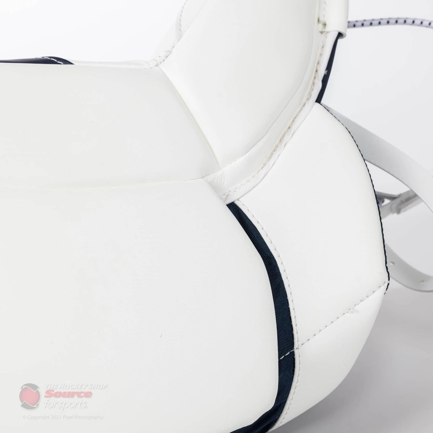 CCM Extreme Flex E5.9 Intermediate Goalie Leg Pads 9 CCM Extreme Flex E5.9 Intermediate Goalie Leg Pads - Image 9