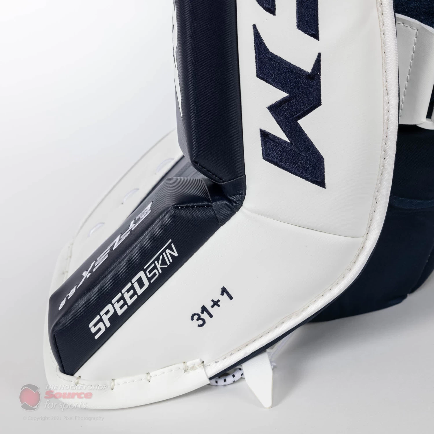 CCM Extreme Flex E5.9 Intermediate Goalie Leg Pads 7 CCM Extreme Flex E5.9 Intermediate Goalie Leg Pads - Image 7