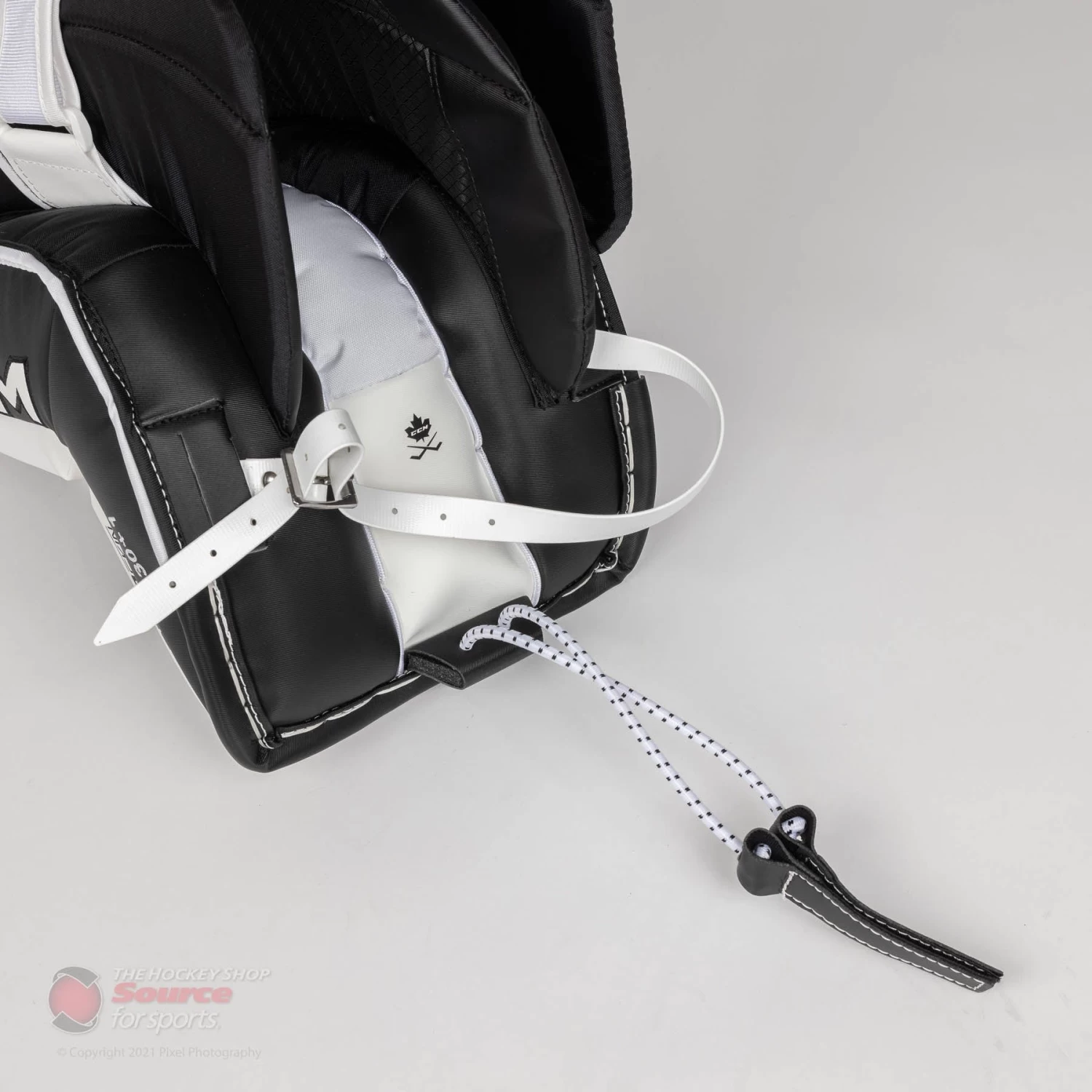 CCM Extreme Flex E5.9 Intermediate Goalie Leg Pads - Source Exclusive 14 CCM Extreme Flex E5.9 Intermediate Goalie Leg Pads - Source Exclusive - Image 14