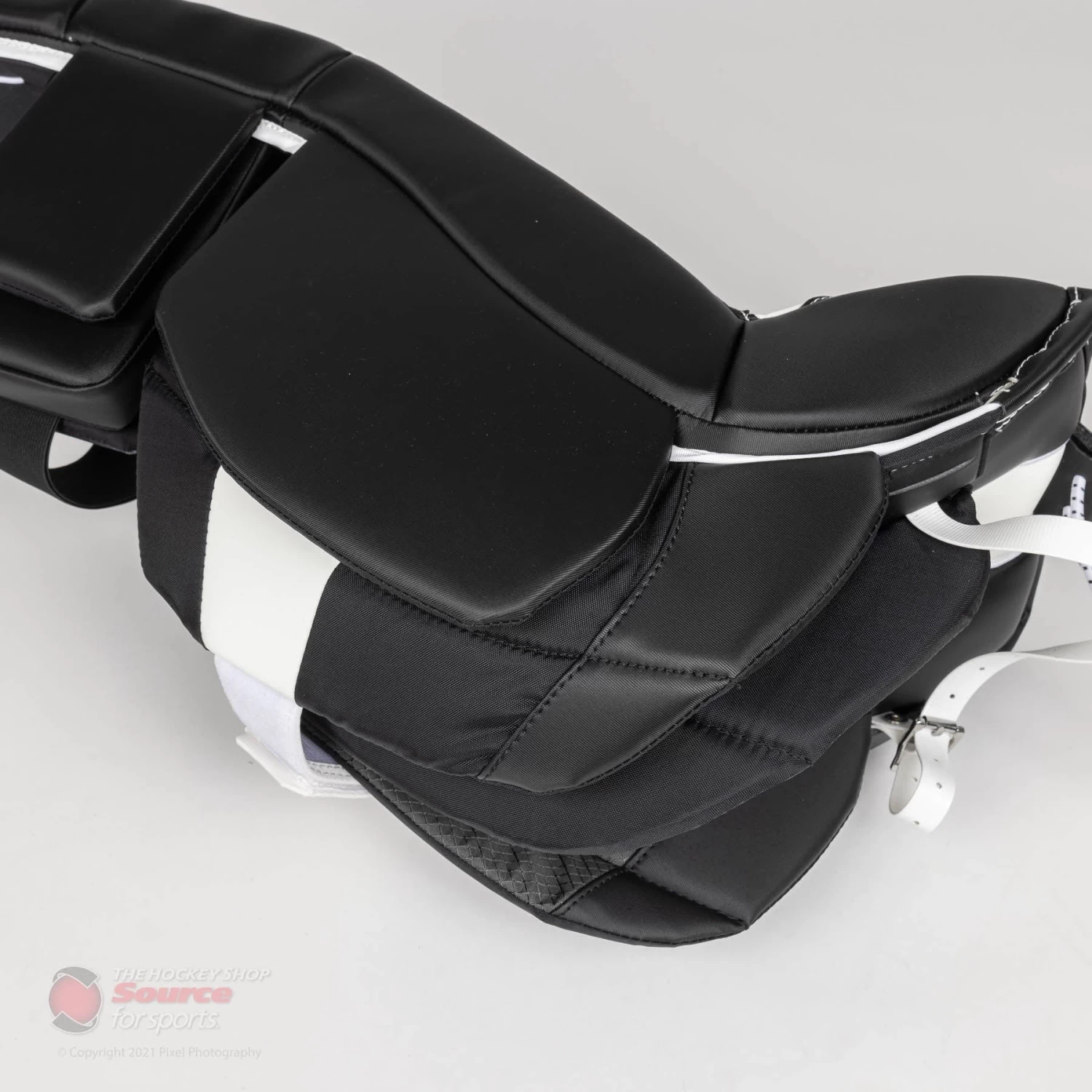 CCM Extreme Flex E5.9 Intermediate Goalie Leg Pads - Source Exclusive 7 CCM Extreme Flex E5.9 Intermediate Goalie Leg Pads - Source Exclusive - Image 7