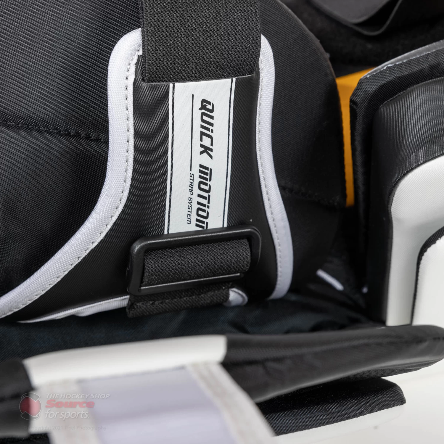 CCM Extreme Flex E5.9 Senior Goalie Leg Pads 16 CCM Extreme Flex E5.9 Senior Goalie Leg Pads - Image 16