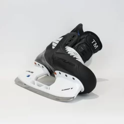 TRUE Player Senior Hockey Skates - Pro Stock - Shift Holder - "TM" - Size 8 -Sports - Hockey true hockey skates true player senior hockey skates pro stock shift holder tm size 8 8 r standard 15187104890946