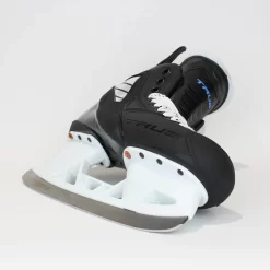 TRUE Player Senior Hockey Skates - Pro Stock - VH Holder - White Felt Tongue - Size 9 -Sports - Hockey true hockey skates true player senior hockey skates pro stock vh holder white felt tongue size 9 9 r standard 15186692243522