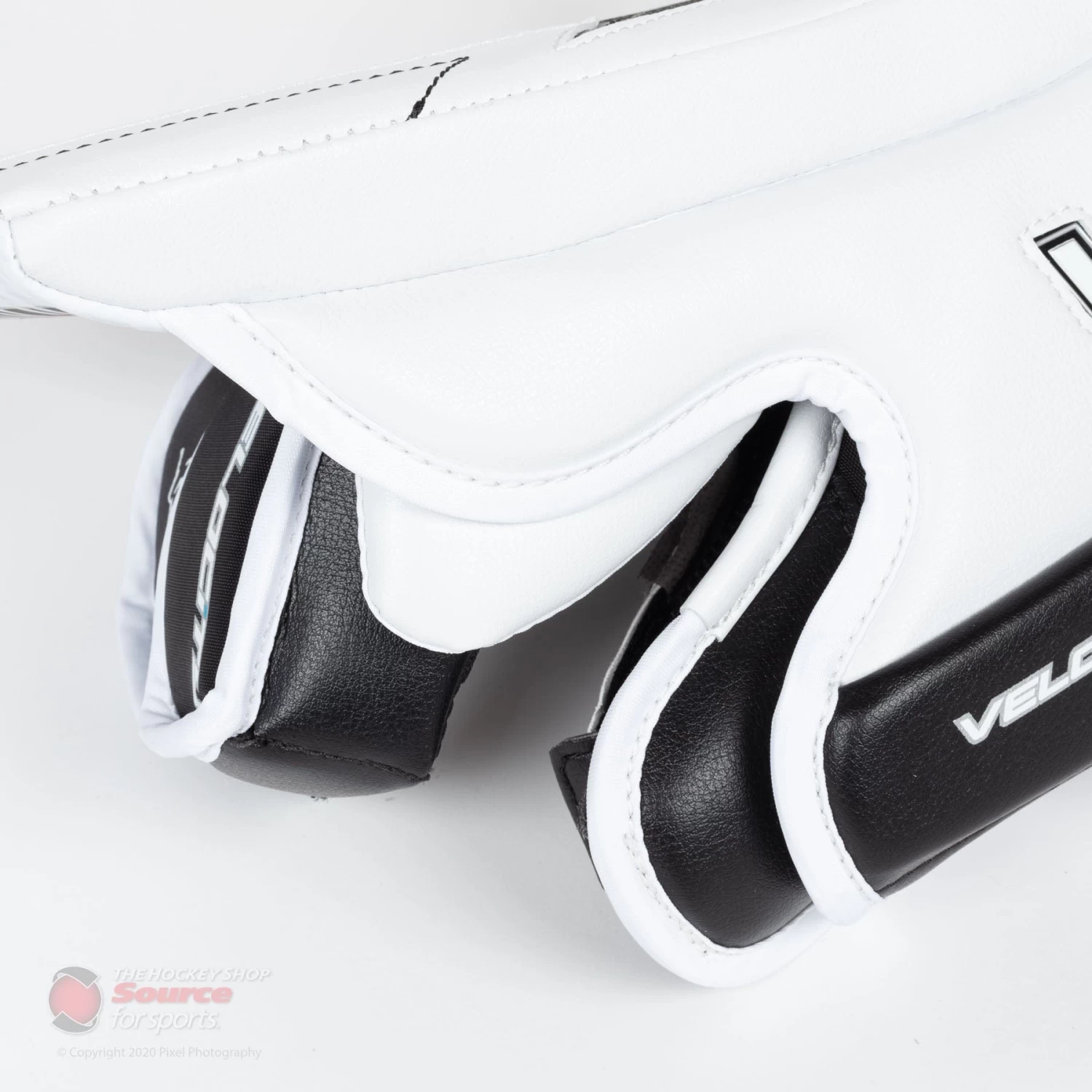 Vaughn Velocity V9 Intermediate Goalie Blocker 4 Vaughn Velocity V9 Intermediate Goalie Blocker - Image 4