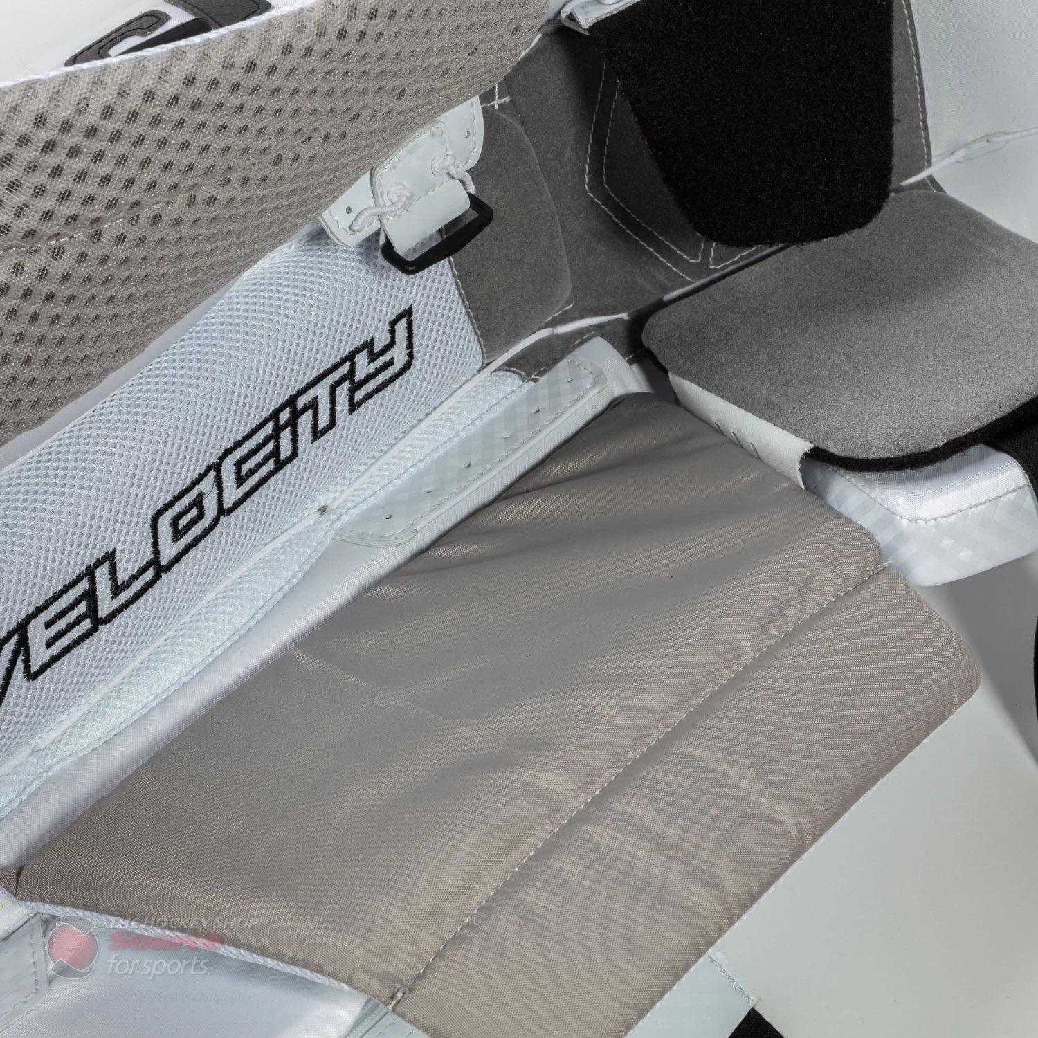 Vaughn Velocity V9 Pro Senior Goalie Leg Pads 10 Vaughn Velocity V9 Pro Senior Goalie Leg Pads - Image 10